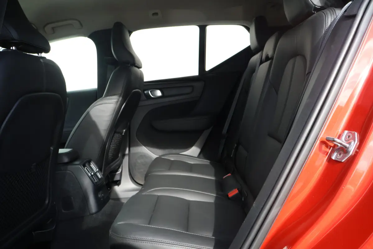 1.5 T5 R-Design Heel compleet! | Nieuw Leer! | Fusion Red | Trekhaak |