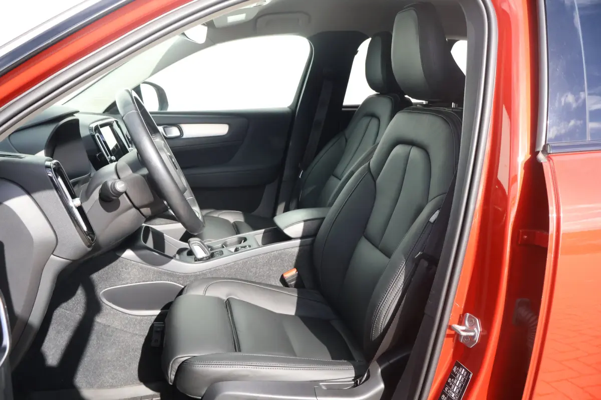 1.5 T5 R-Design Heel compleet! | Nieuw Leer! | Fusion Red | Trekhaak |