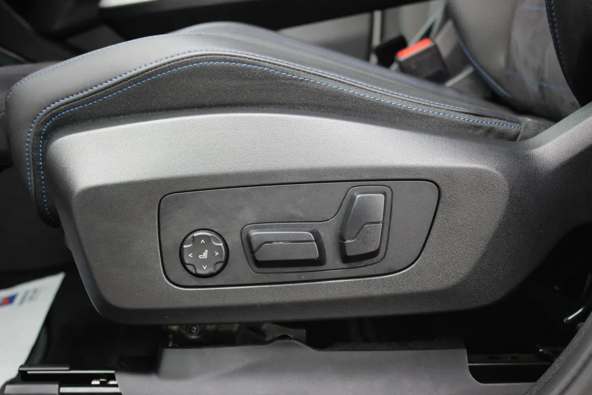 xDrive30 67 kWh // 99,2% SoH | M-Sport | Panoramadak | Harman Kardon | HUD | 360 CAM | Massage| Elek. + Memory | Sfeerverlichting