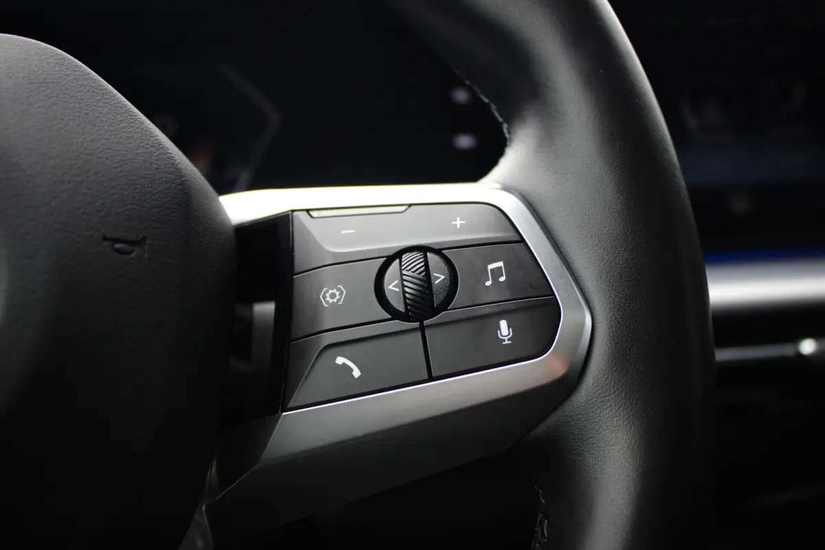 xDrive30 67 kWh // 99,2% SoH | M-Sport | Panoramadak | Harman Kardon | HUD | 360 CAM | Massage| Elek. + Memory | Sfeerverlichting