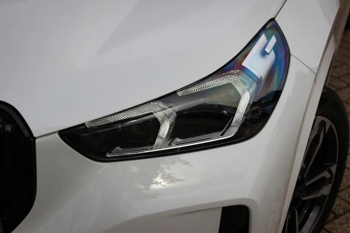 xDrive30 67 kWh // 99,2% SoH | M-Sport | Panoramadak | Harman Kardon | HUD | 360 CAM | Massage| Elek. + Memory | Sfeerverlichting