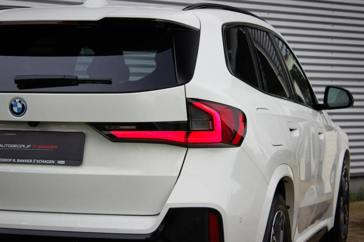 xDrive30 67 kWh // 99,2% SoH | M-Sport | Panoramadak | Harman Kardon | HUD | 360 CAM | Massage| Elek. + Memory | Sfeerverlichting