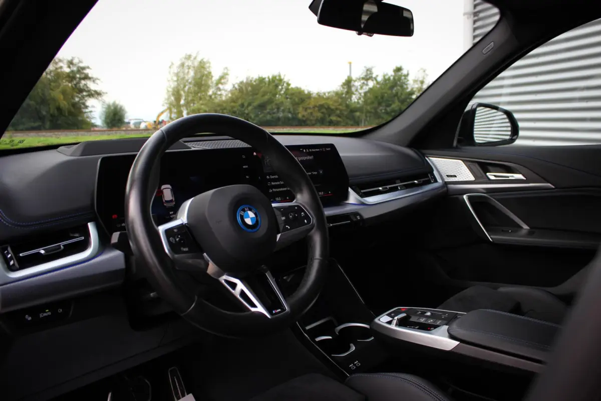 xDrive30 67 kWh // 99,2% SoH | M-Sport | Panoramadak | Harman Kardon | HUD | 360 CAM | Massage| Elek. + Memory | Sfeerverlichting