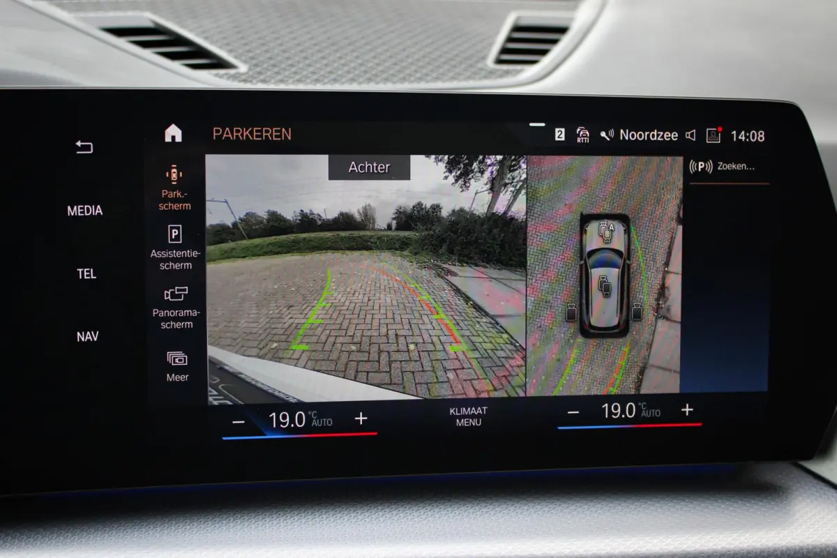 xDrive30 67 kWh // 99,2% SoH | M-Sport | Panoramadak | Harman Kardon | HUD | 360 CAM | Massage| Elek. + Memory | Sfeerverlichting