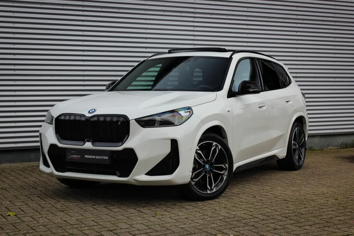 xDrive30 67 kWh // 99,2% SoH | M-Sport | Panoramadak | Harman Kardon | HUD | 360 CAM | Massage| Elek. + Memory | Sfeerverlichting
