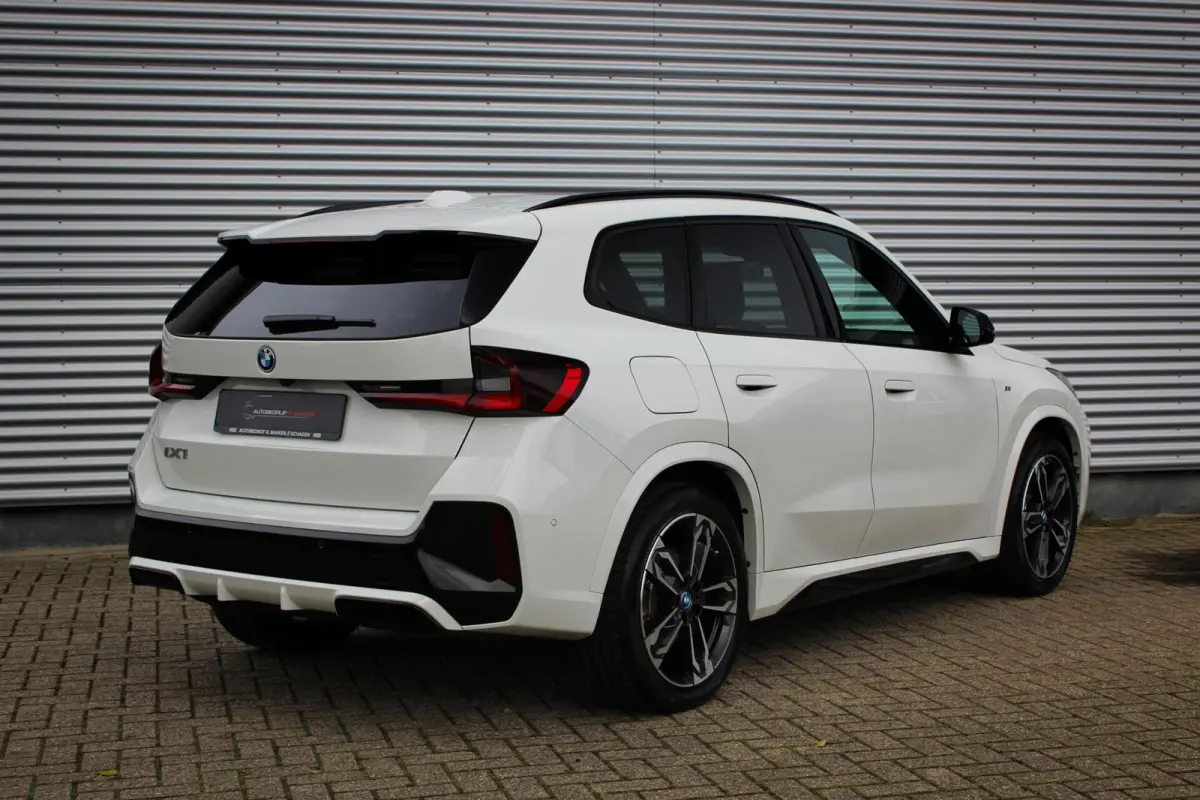 xDrive30 67 kWh // 99,2% SoH | M-Sport | Panoramadak | Harman Kardon | HUD | 360 CAM | Massage| Elek. + Memory | Sfeerverlichting