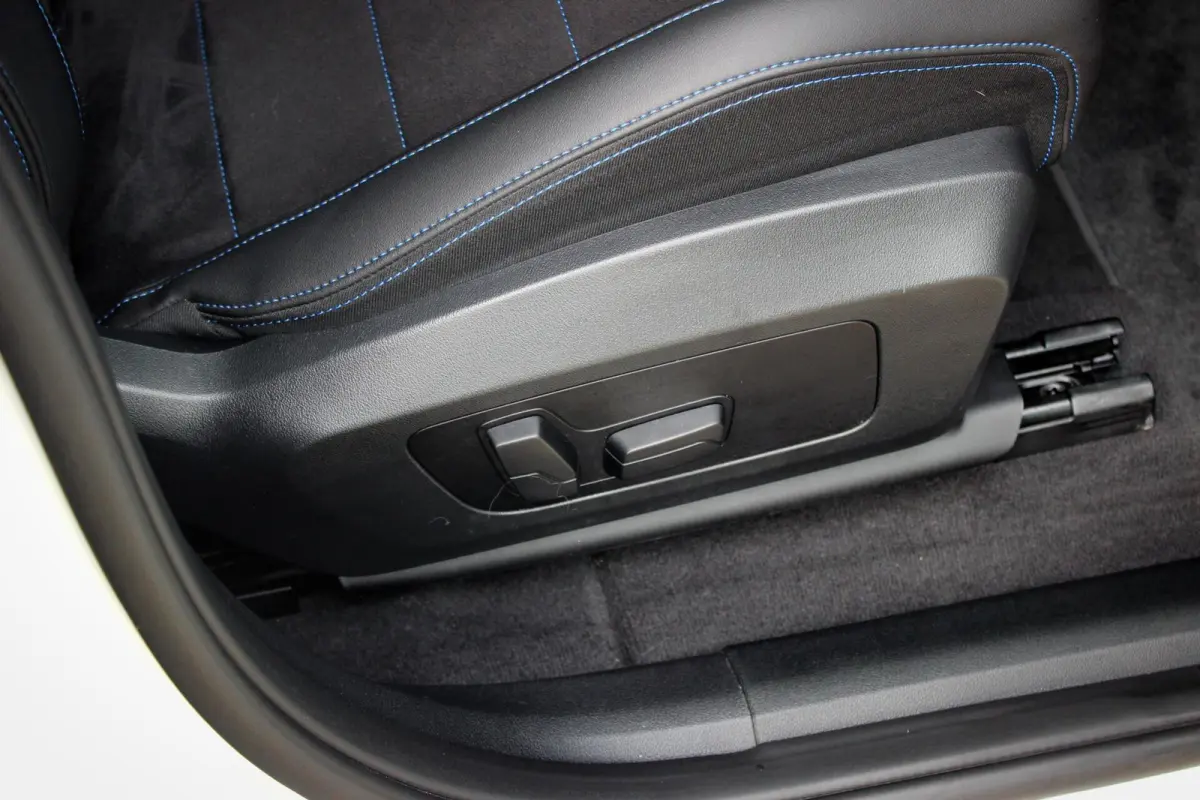 xDrive30 67 kWh // 99,2% SoH | M-Sport | Panoramadak | Harman Kardon | HUD | 360 CAM | Massage| Elek. + Memory | Sfeerverlichting