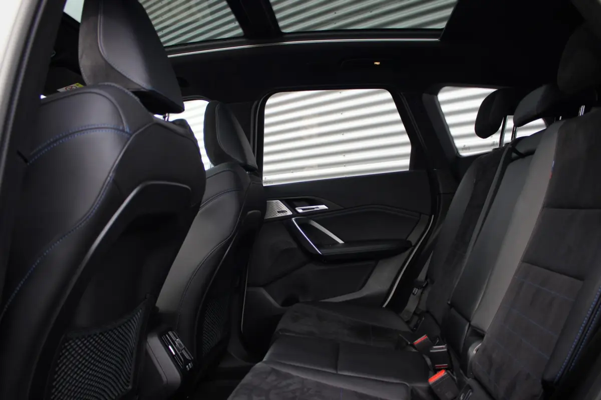 xDrive30 67 kWh // 99,2% SoH | M-Sport | Panoramadak | Harman Kardon | HUD | 360 CAM | Massage| Elek. + Memory | Sfeerverlichting