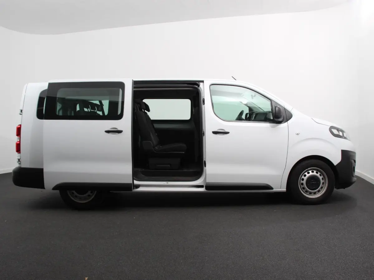 1.5 CDTI L3H1 9persoons PERSONENBUS Prijs is incl. BTW/BPM Climate control Cruise control Radio Apple Carplay/ Android Auto