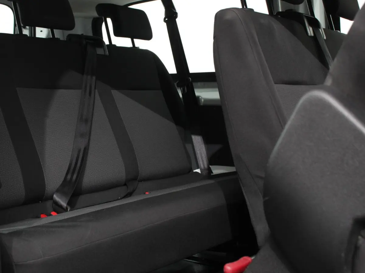 1.5 CDTI L3H1 9persoons PERSONENBUS Prijs is incl. BTW/BPM Climate control Cruise control Radio Apple Carplay/ Android Auto