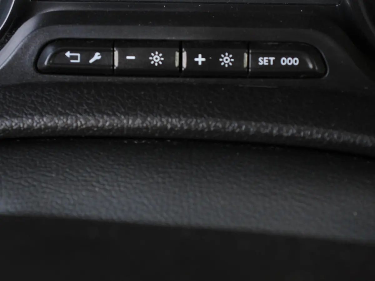 1.5 CDTI L3H1 9persoons PERSONENBUS Prijs is incl. BTW/BPM Climate control Cruise control Radio Apple Carplay/ Android Auto
