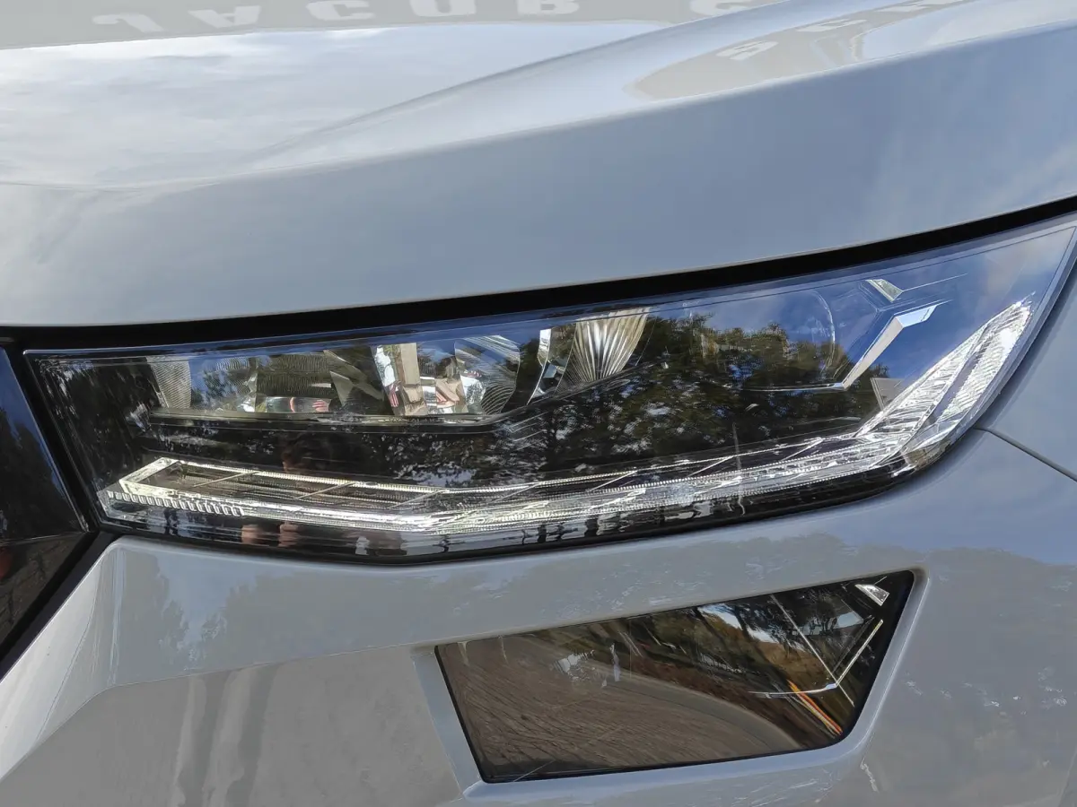 1.5 TSI Sportline Business / Automaat / Pano / Sensoren / Trekhaak (1.800KG) / Camera /