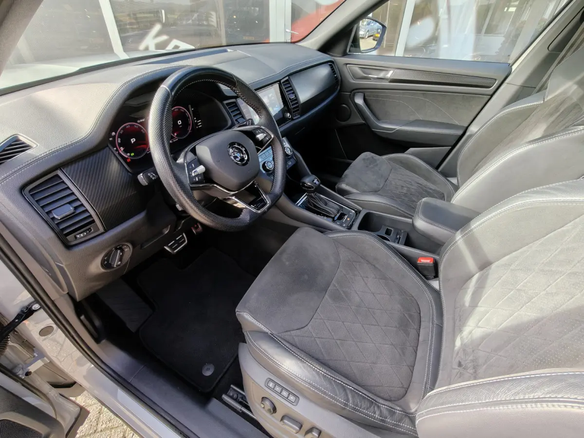 1.5 TSI Sportline Business / Automaat / Pano / Sensoren / Trekhaak (1.800KG) / Camera /