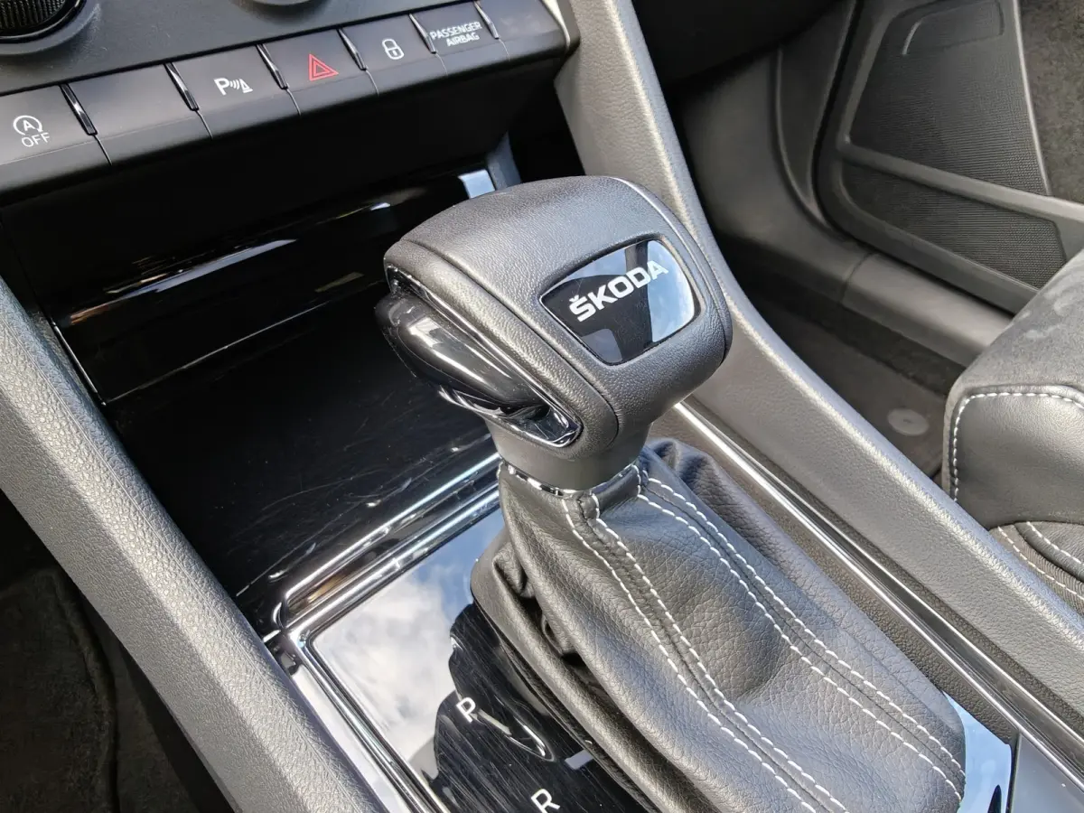 1.5 TSI Sportline Business / Automaat / Pano / Sensoren / Trekhaak (1.800KG) / Camera /