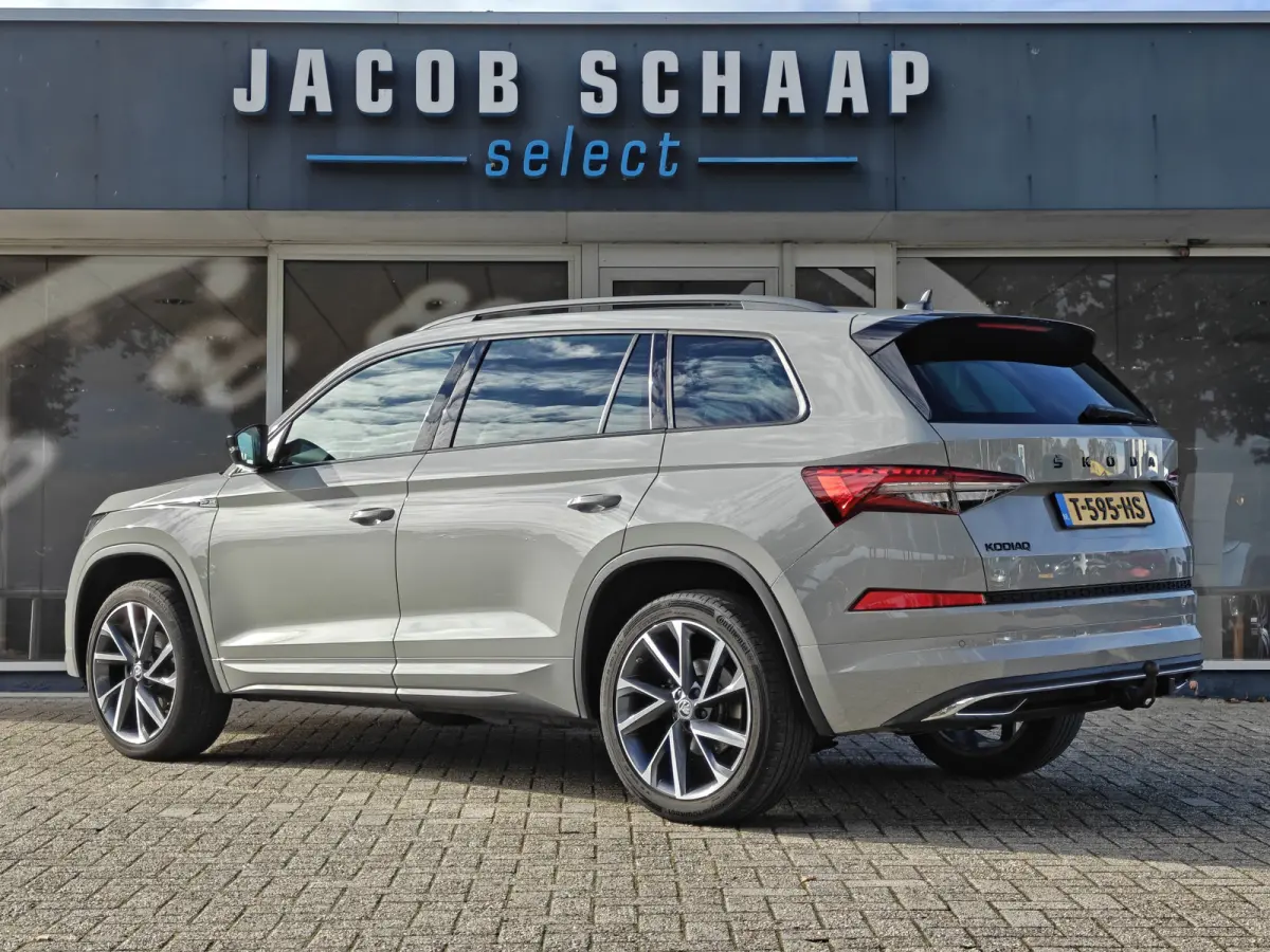 1.5 TSI Sportline Business / Automaat / Pano / Sensoren / Trekhaak (1.800KG) / Camera /