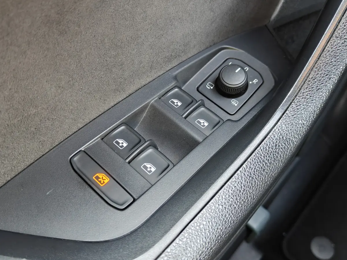 1.5 TSI Sportline Business / Automaat / Pano / Sensoren / Trekhaak (1.800KG) / Camera /
