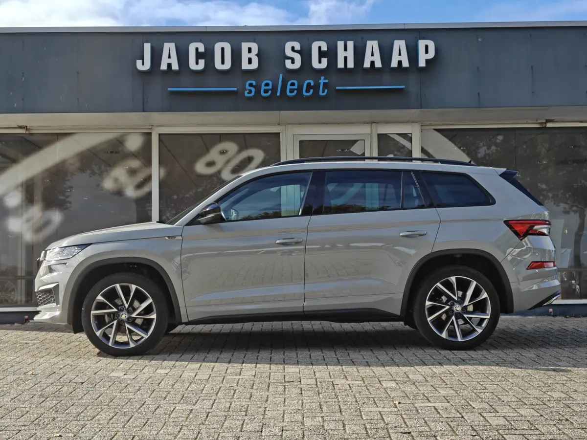1.5 TSI Sportline Business / Automaat / Pano / Sensoren / Trekhaak (1.800KG) / Camera /