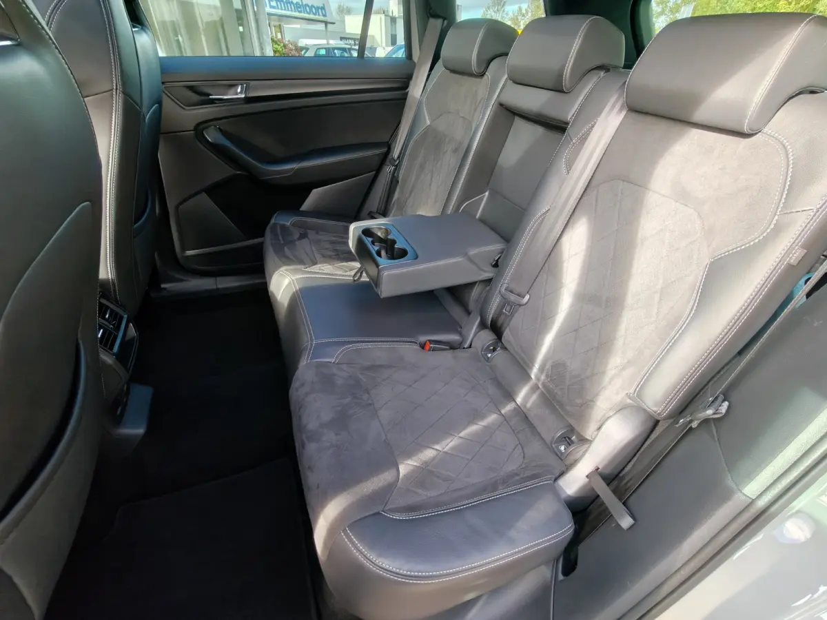 1.5 TSI Sportline Business / Automaat / Pano / Sensoren / Trekhaak (1.800KG) / Camera /