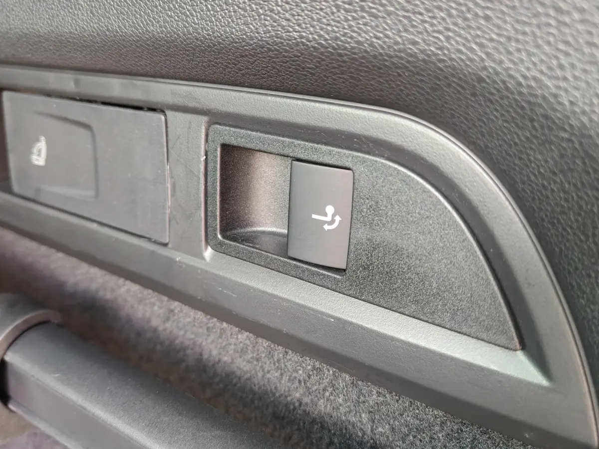 1.5 TSI Sportline Business / Automaat / Pano / Sensoren / Trekhaak (1.800KG) / Camera /