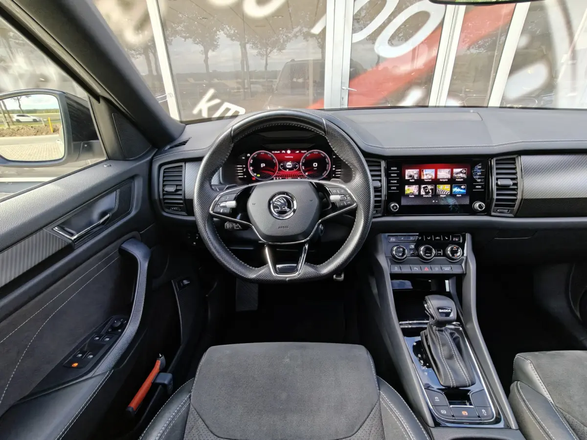 1.5 TSI Sportline Business / Automaat / Pano / Sensoren / Trekhaak (1.800KG) / Camera /