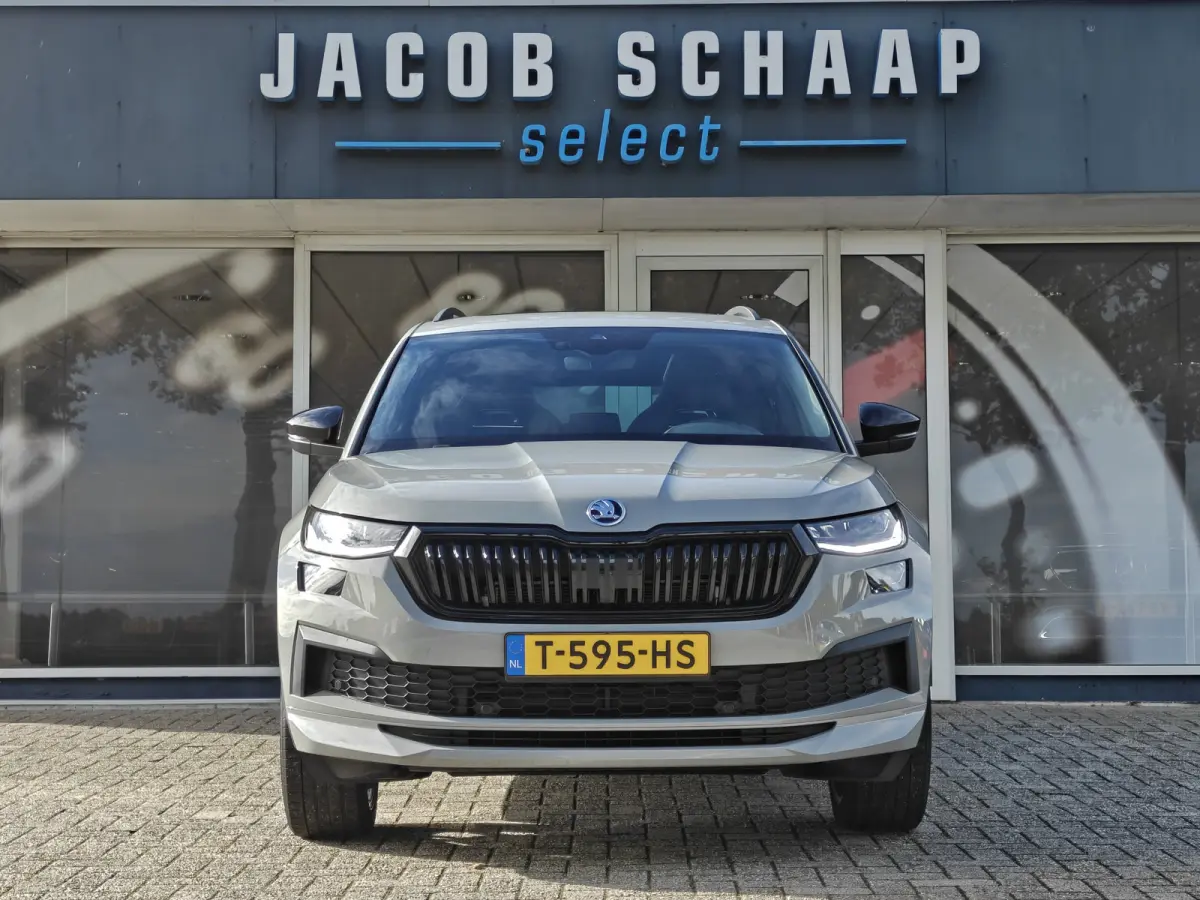 1.5 TSI Sportline Business / Automaat / Pano / Sensoren / Trekhaak (1.800KG) / Camera /