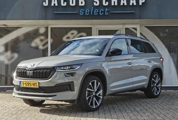 1.5 TSI Sportline Business / Automaat / Pano / Sensoren / Trekhaak (1.800KG) / Camera /