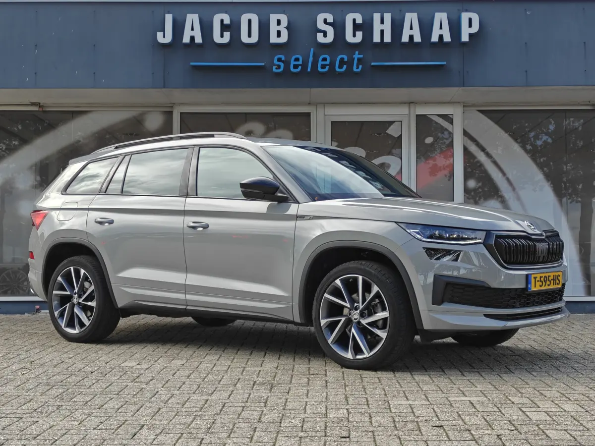 1.5 TSI Sportline Business / Automaat / Pano / Sensoren / Trekhaak (1.800KG) / Camera /
