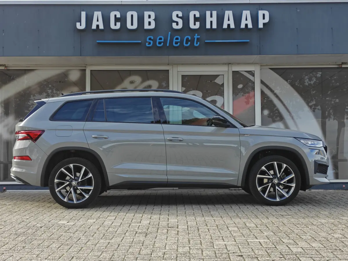 1.5 TSI Sportline Business / Automaat / Pano / Sensoren / Trekhaak (1.800KG) / Camera /