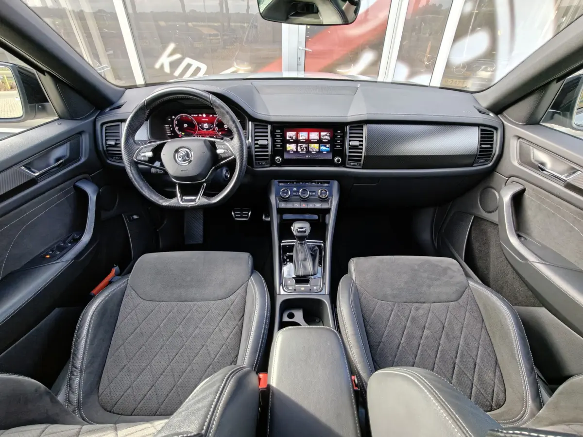 1.5 TSI Sportline Business / Automaat / Pano / Sensoren / Trekhaak (1.800KG) / Camera /