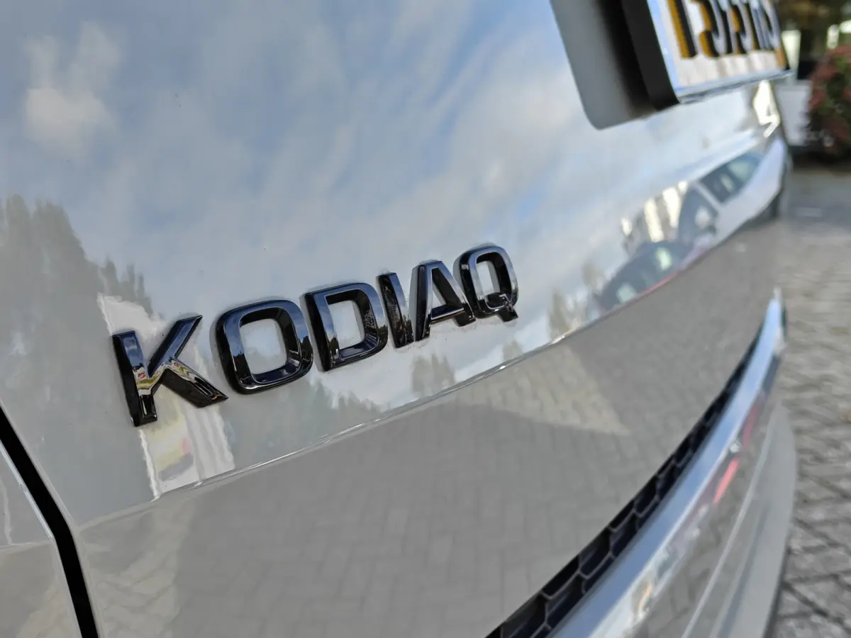 1.5 TSI Sportline Business / Automaat / Pano / Sensoren / Trekhaak (1.800KG) / Camera /
