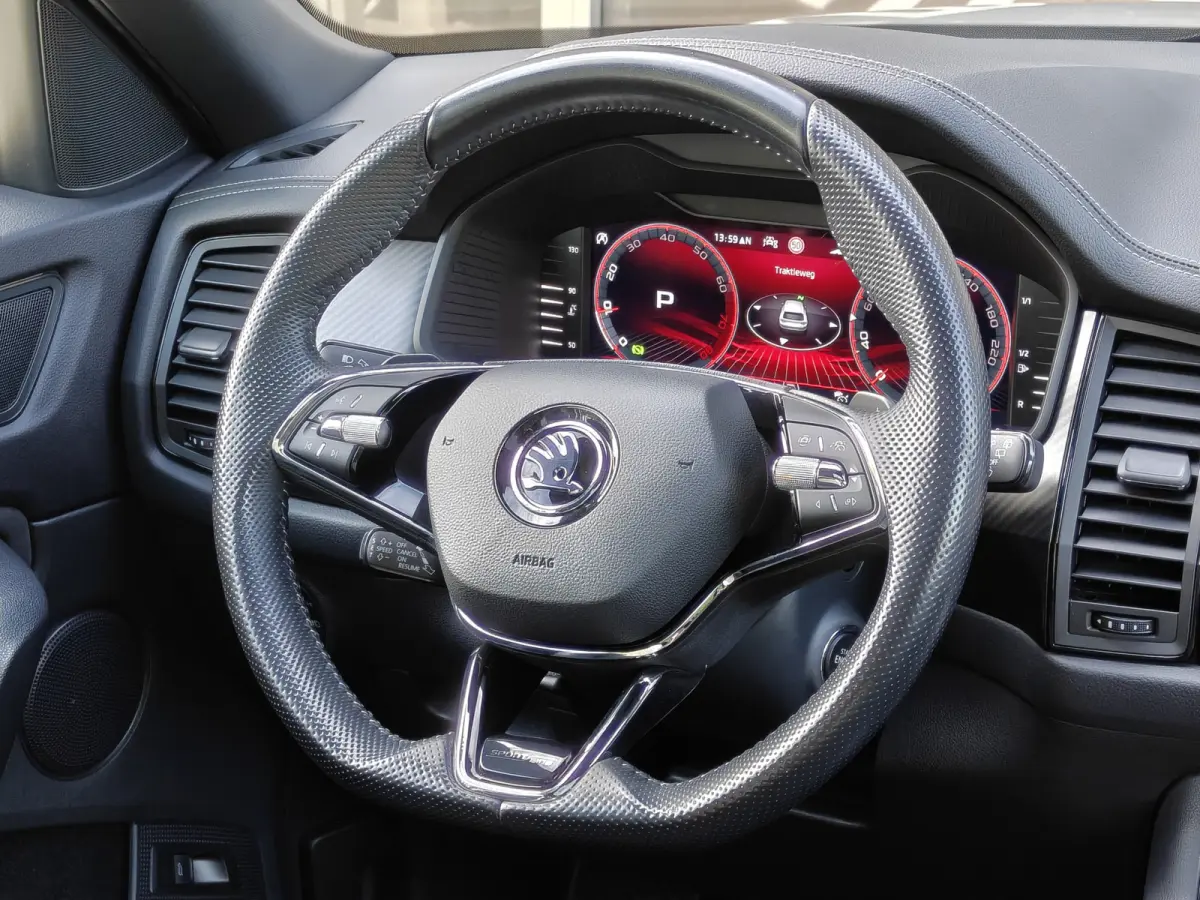 1.5 TSI Sportline Business / Automaat / Pano / Sensoren / Trekhaak (1.800KG) / Camera /