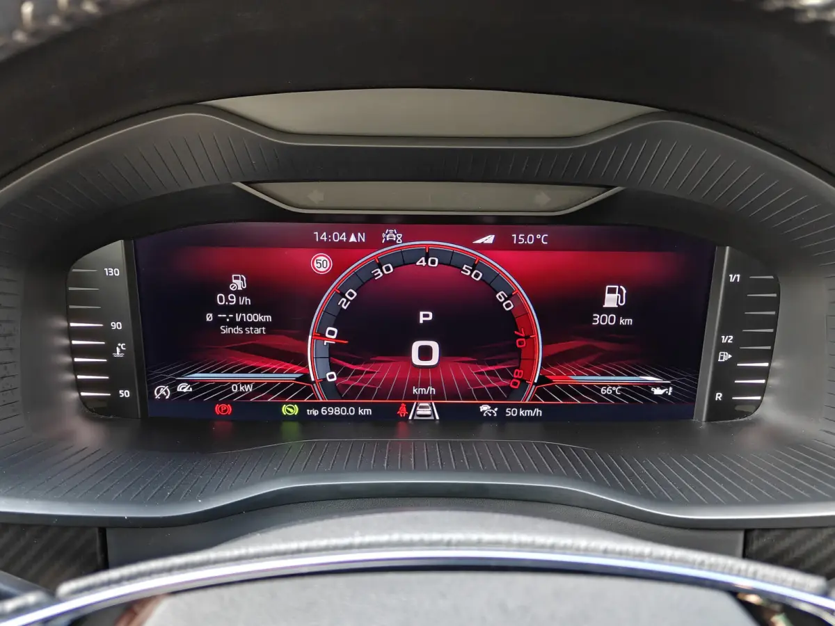 1.5 TSI Sportline Business / Automaat / Pano / Sensoren / Trekhaak (1.800KG) / Camera /