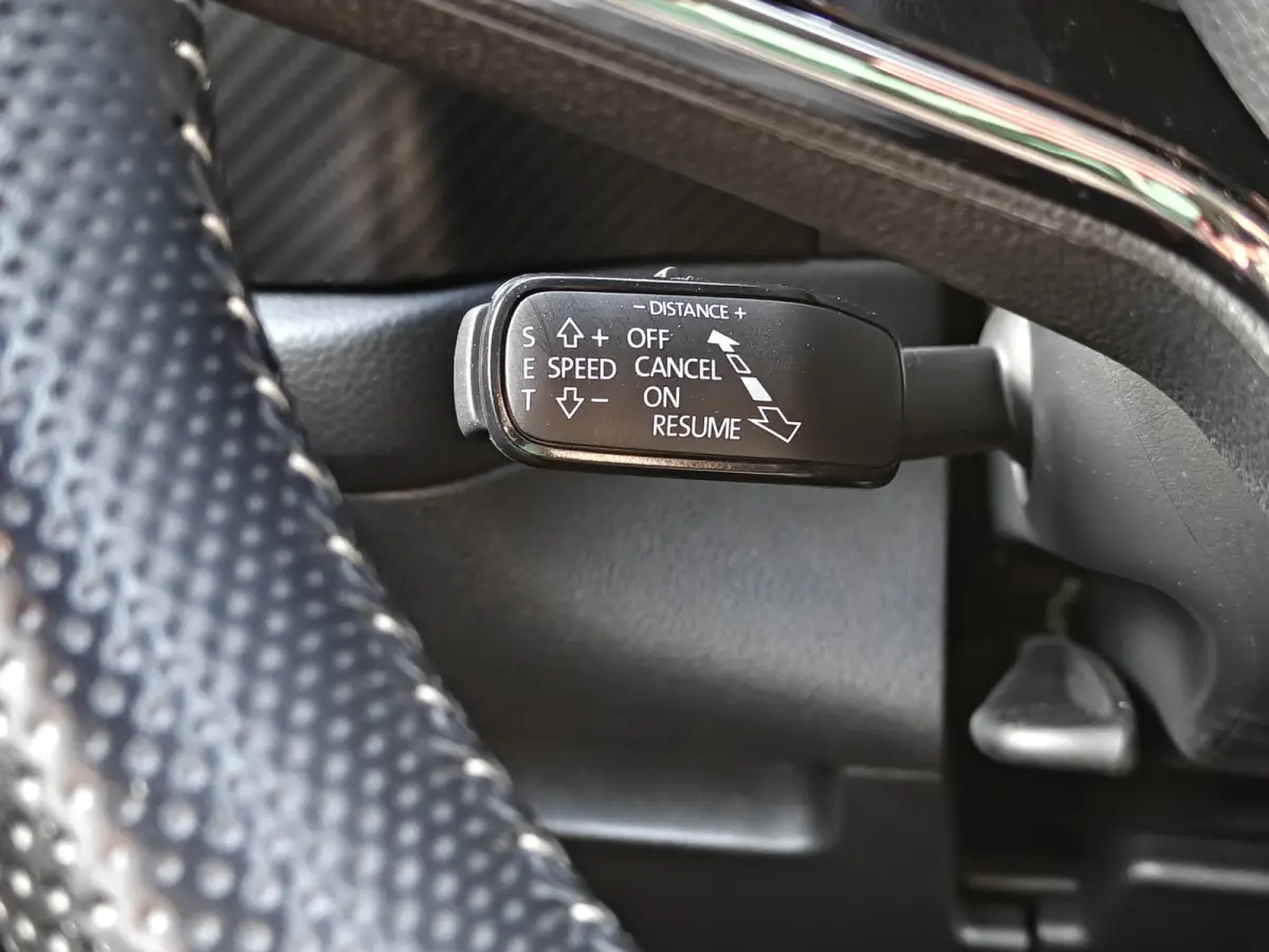 1.5 TSI Sportline Business / Automaat / Pano / Sensoren / Trekhaak (1.800KG) / Camera /