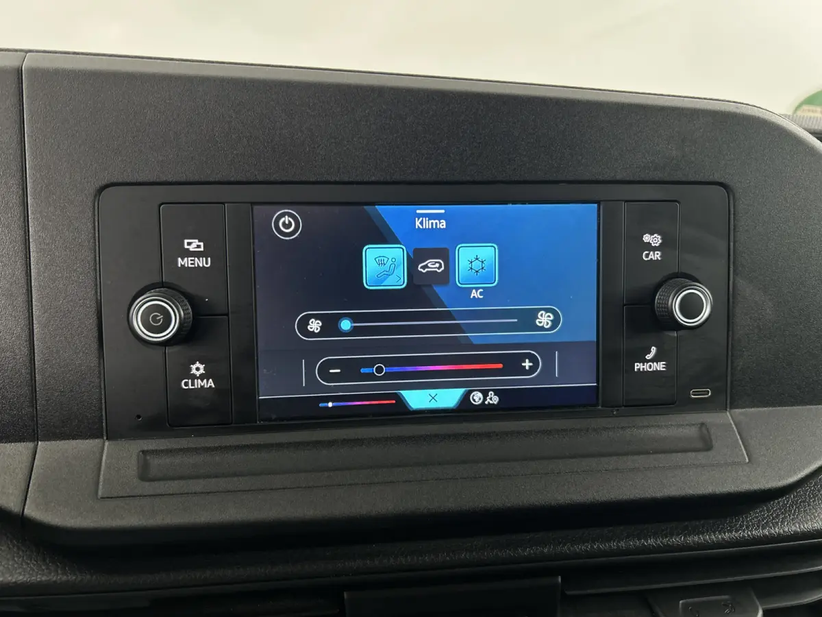 2.0 TDI Style /DAB/Bluetooth/Airco/Betimmering