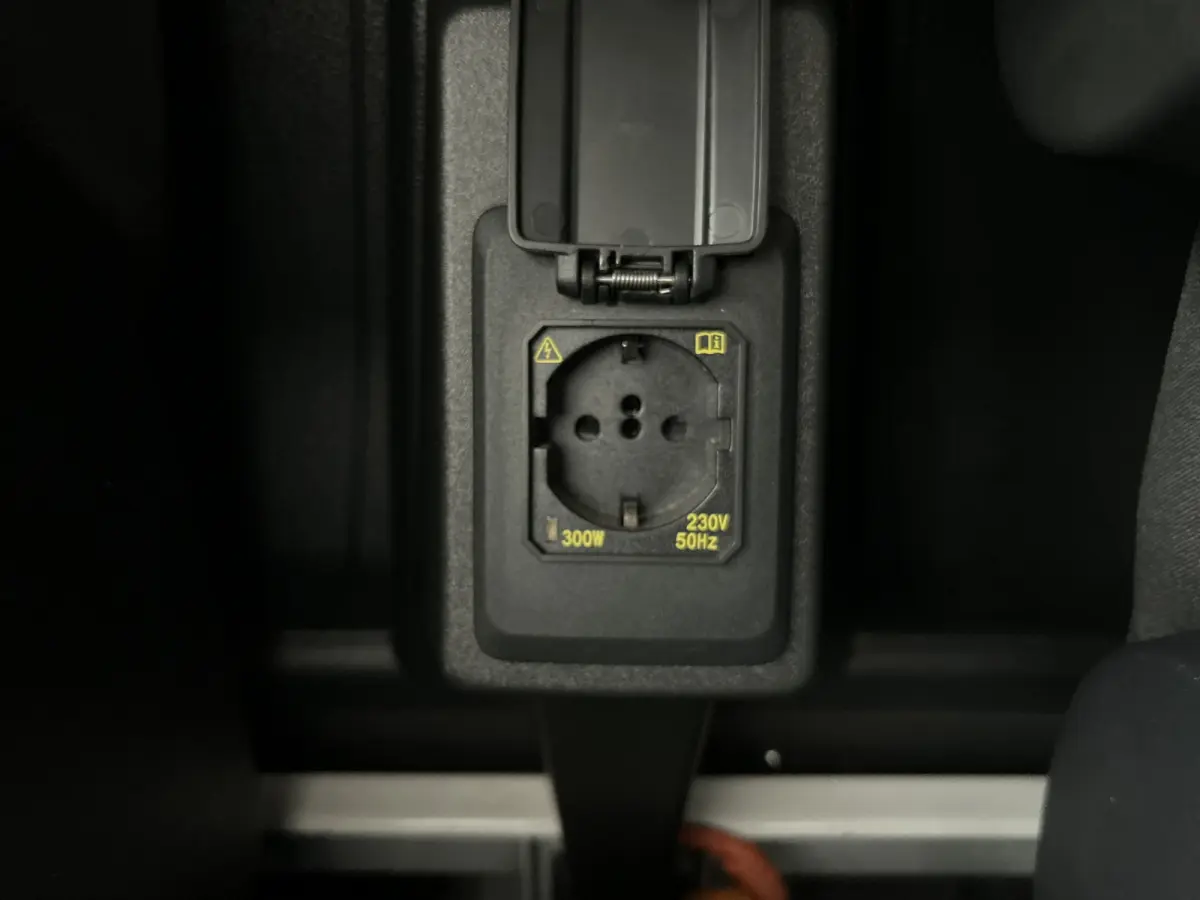 2.0 TDI Style /DAB/Bluetooth/Airco/Betimmering