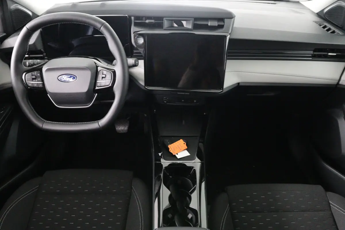 Select FWD 47 kWh | Winter Pack | Camera | Elektrische Kofferklep | Navigatie | Draadloze Telefoonlader | Parkeersensoren | Apple Carplay & Android Auto |