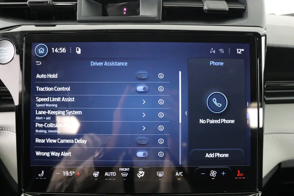 Select FWD 47 kWh | Winter Pack | Camera | Elektrische Kofferklep | Navigatie | Draadloze Telefoonlader | Parkeersensoren | Apple Carplay & Android Auto |