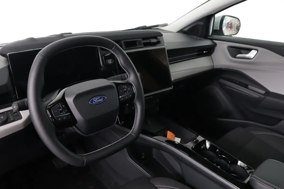 Select FWD 47 kWh | Winter Pack | Camera | Elektrische Kofferklep | Navigatie | Draadloze Telefoonlader | Parkeersensoren | Apple Carplay & Android Auto |