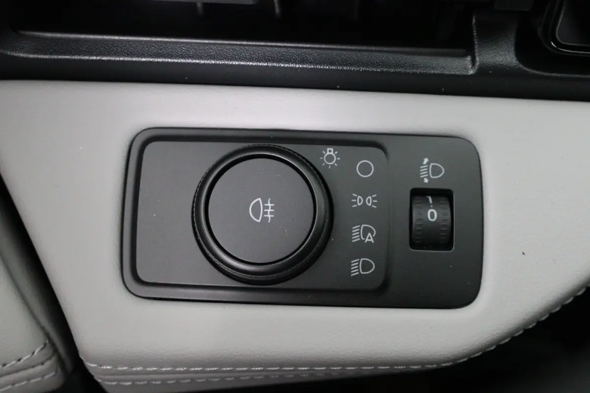 Select FWD 47 kWh | Winter Pack | Camera | Elektrische Kofferklep | Navigatie | Draadloze Telefoonlader | Parkeersensoren | Apple Carplay & Android Auto |