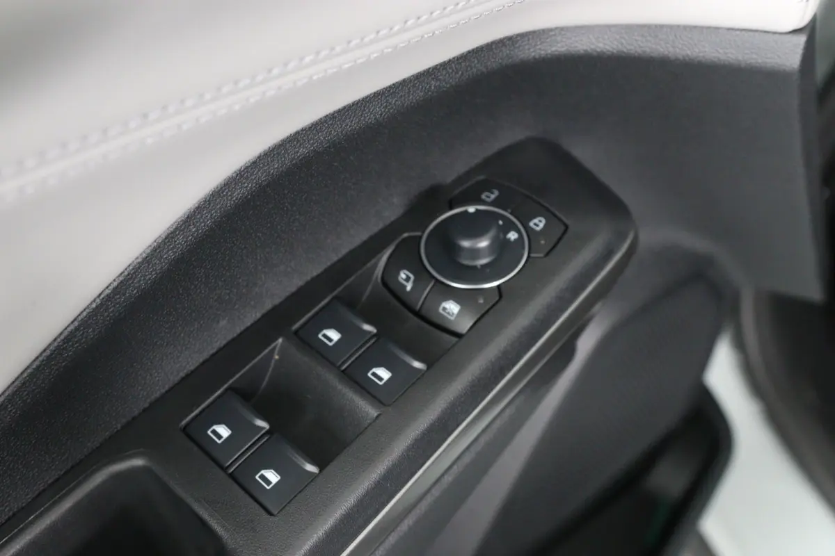 Select FWD 47 kWh | Winter Pack | Camera | Elektrische Kofferklep | Navigatie | Draadloze Telefoonlader | Parkeersensoren | Apple Carplay & Android Auto |