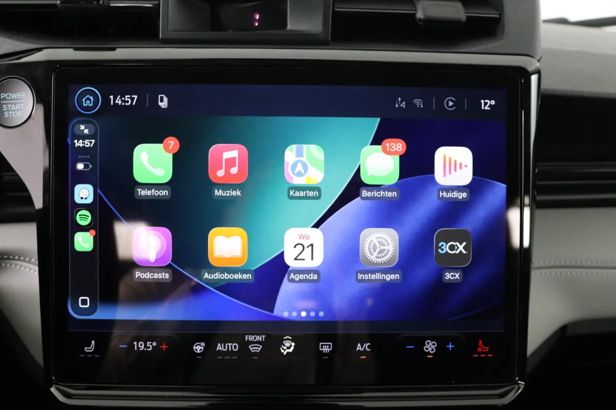 Select FWD 47 kWh | Winter Pack | Camera | Elektrische Kofferklep | Navigatie | Draadloze Telefoonlader | Parkeersensoren | Apple Carplay & Android Auto |