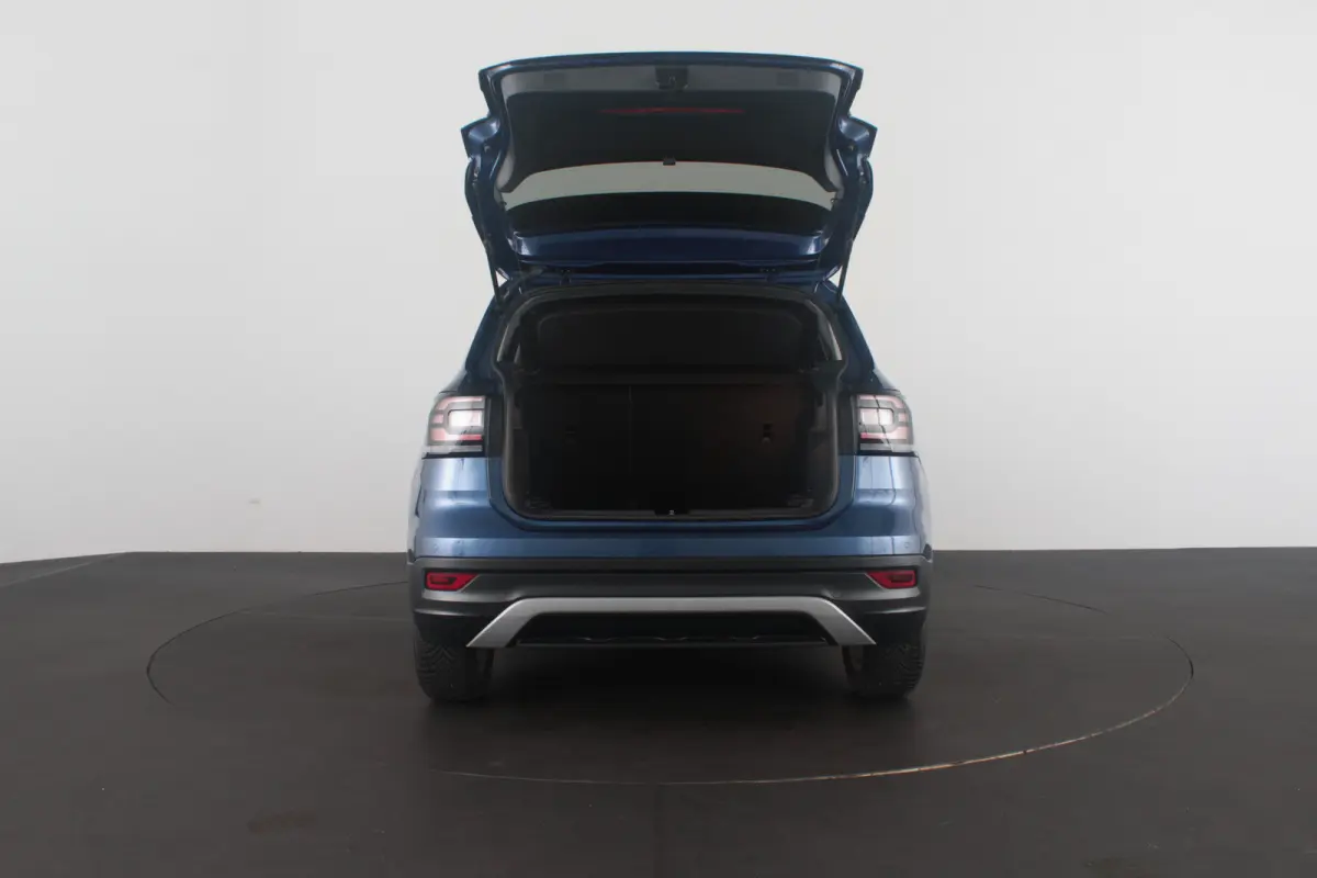 1.0 TSI Life > All season banden/ACC/PDC V+A/Navigatie via Apple Carplay/Android Auto