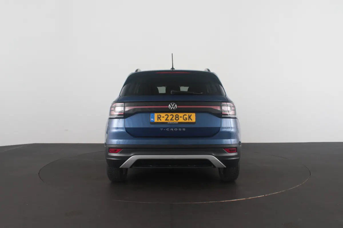 1.0 TSI Life > All season banden/ACC/PDC V+A/Navigatie via Apple Carplay/Android Auto