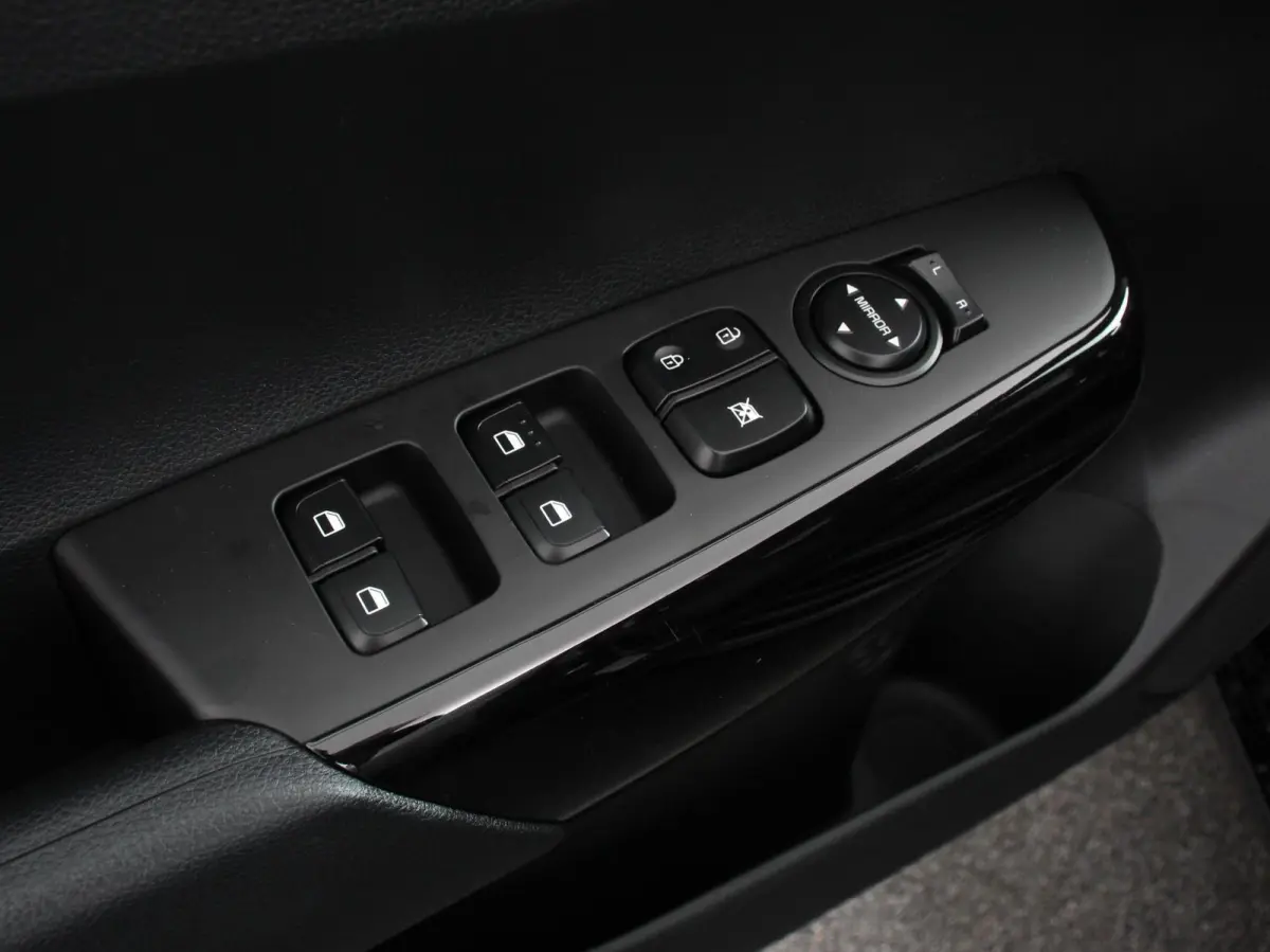 1.0 DPI DynamicLine Automaat Navigatie Apple Carplay/Android auto Airco Camera DAB Lichtmetalen velgen Bluetooth