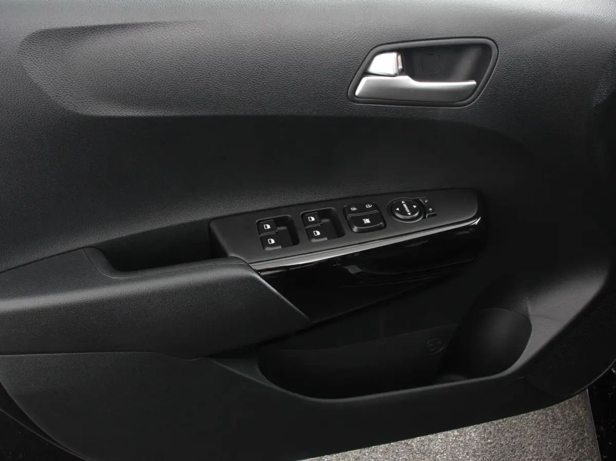 1.0 DPI DynamicLine Automaat Navigatie Apple Carplay/Android auto Airco Camera DAB Lichtmetalen velgen Bluetooth