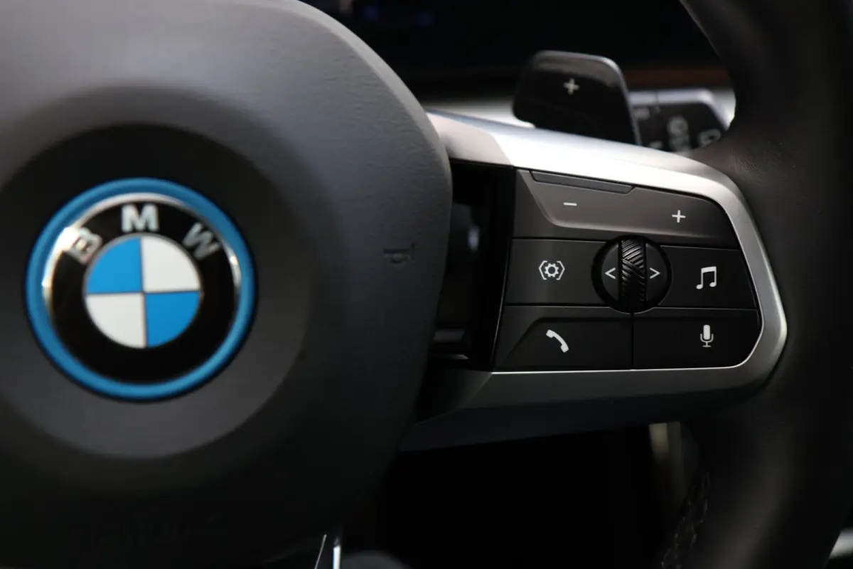XDrive25e M-Sport 20 Inch Black Edition