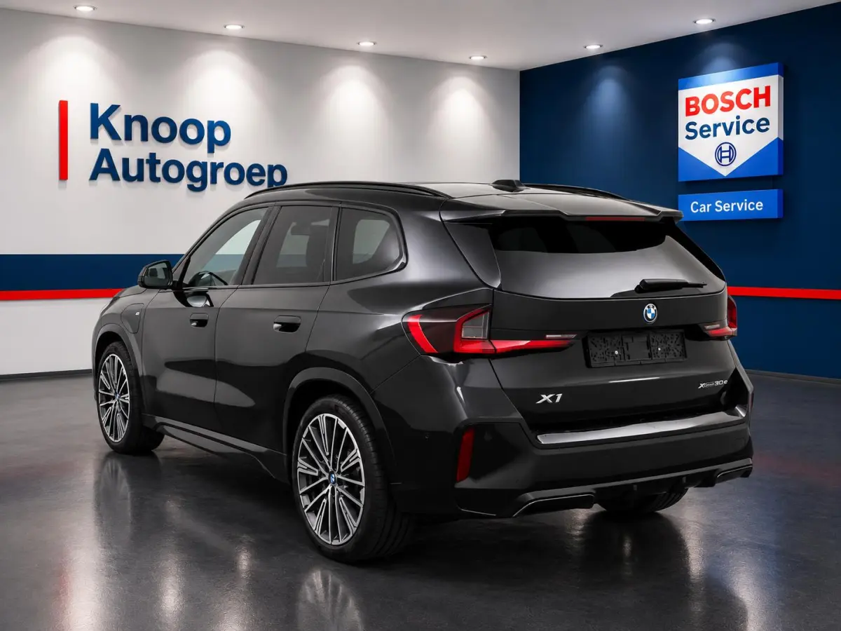xDrive30e | M Sport | Alcantara/Leer | Pano | Adaptive LED | HUD | 19 inch ( Vestiging - Nieuwegein )