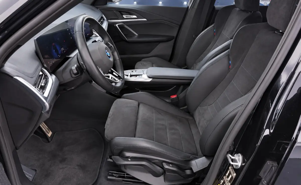 xDrive30e | M Sport | Alcantara/Leer | Pano | Adaptive LED | HUD | 19 inch ( Vestiging - Nieuwegein )