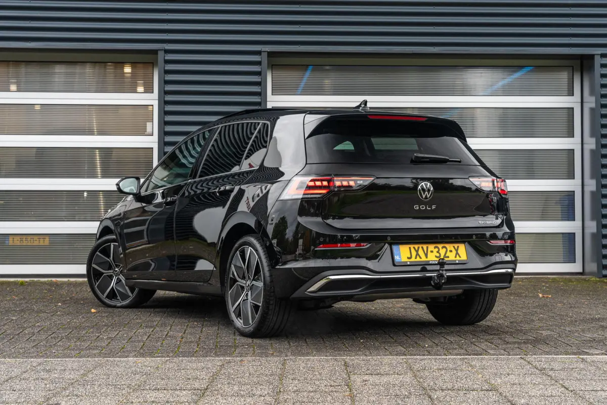 1.5 eHybrid 204pk Style Edition | Trekhaak | Panoramadak | AreaView | IQ-Matrix Light