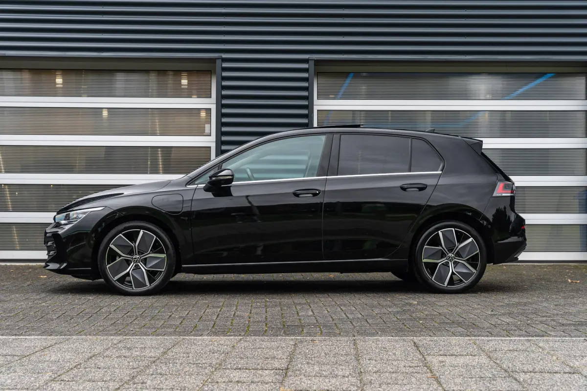 1.5 eHybrid 204pk Style Edition | Trekhaak | Panoramadak | AreaView | IQ-Matrix Light